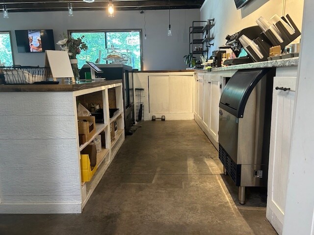 More Photos Of 200 Highlandville Rd, Highlandville Restaurant For Sale
