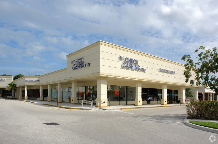 More Photos Of 7120-7184 N University Dr, Tamarac Freestanding For Lease
