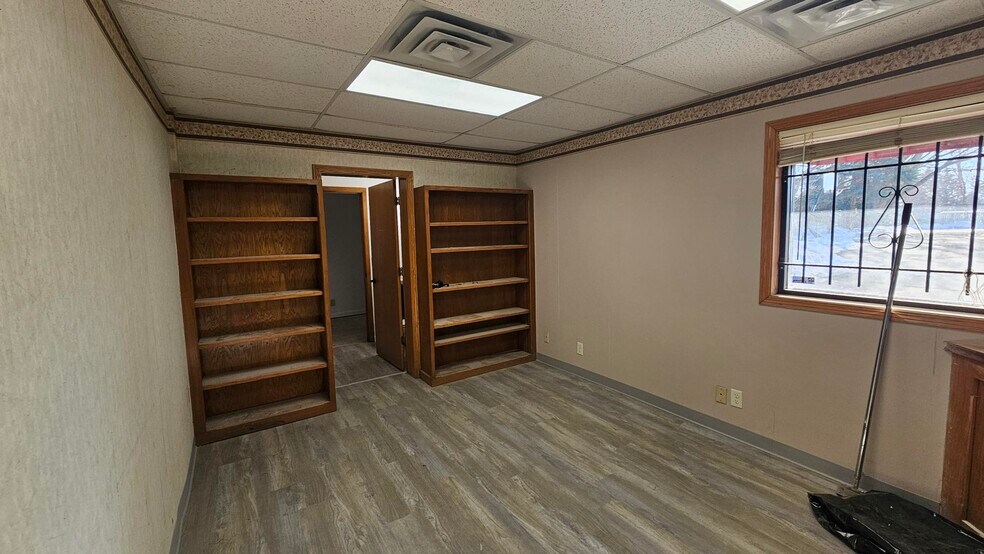 More Photos Of 3007 S Alpine Rd, Rockford Industrial For Lease