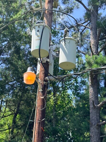 More Photos Of 1310 Commerce St, Marshall Light Distribution For Sale