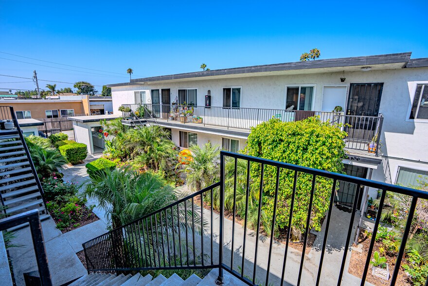 More Photos Of 725-727 Boulevard Ave, Imperial Beach Apartments For Sale