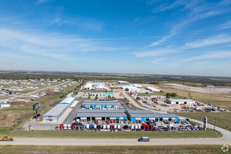 More Photos Of 6225 E Highway 114, Rhome Unknown For Lease