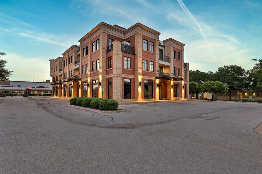 More Photos Of 501 S Austin Ave, Georgetown Office For Lease