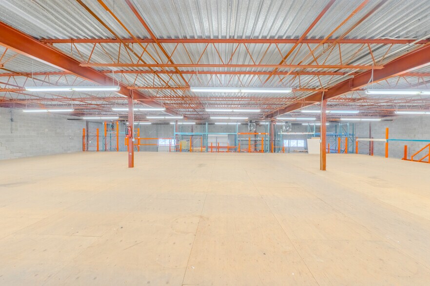 More Photos Of 9681-9725 Rue Clément, Montréal Unknown For Lease