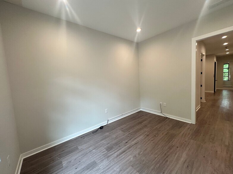 More Photos Of 6110 McFarland Station Dr, Alpharetta Medical For Lease