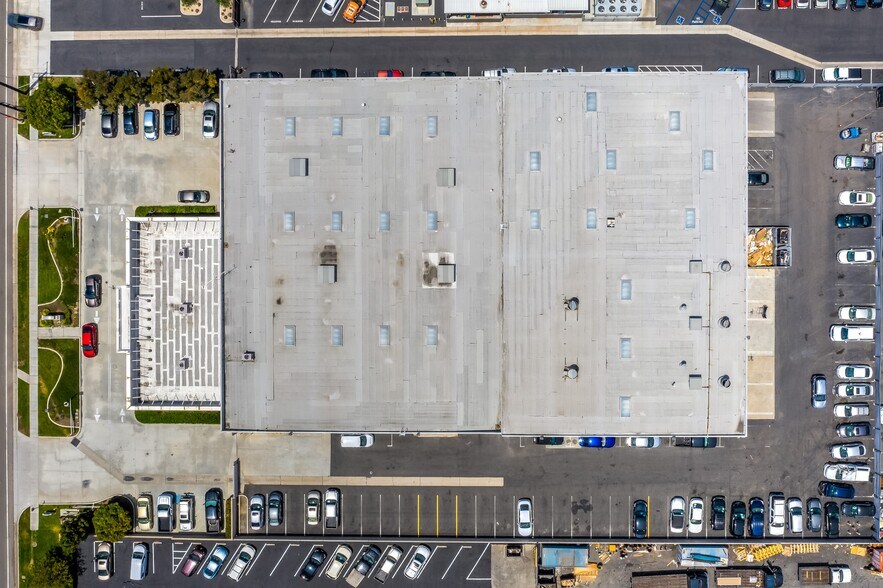 More Photos Of 1621 E Orangethorpe Ave, Fullerton Warehouse For Sale