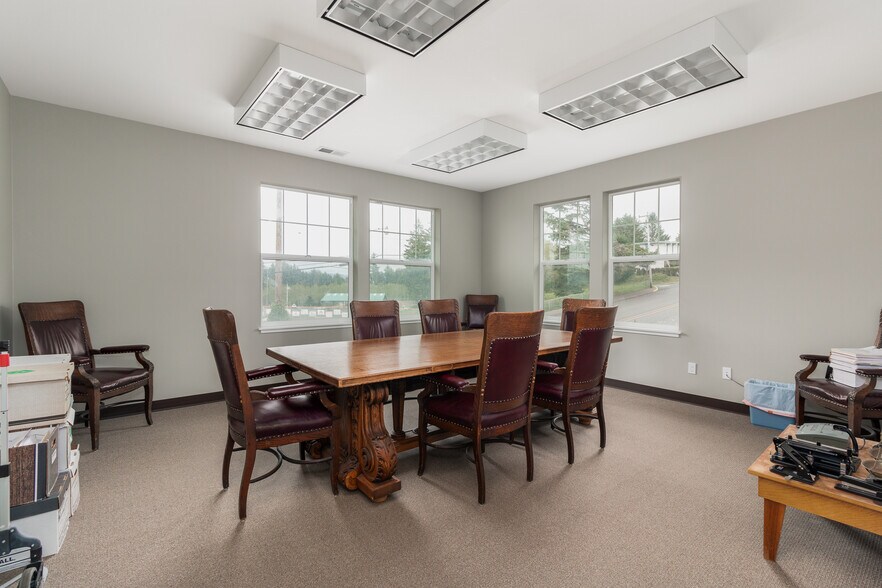 More Photos Of 2210 NE 22nd, Lincoln City Office For Sale