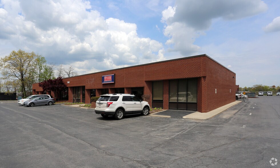 More Photos Of 7901 Beechcraft Ave, Gaithersburg Warehouse For Lease