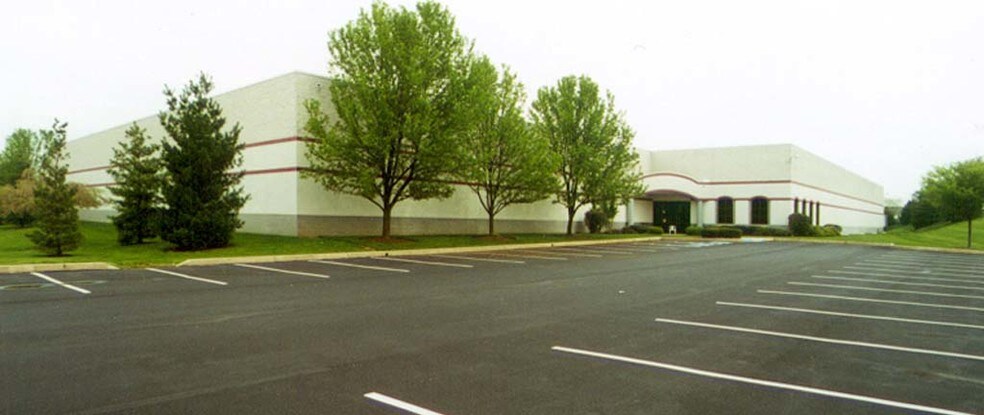 More Photos Of 1828 Freedom Rd, Lancaster Warehouse For Lease