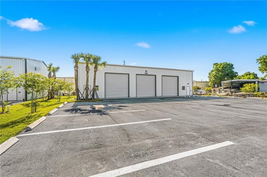 More Photos Of 916 19th Avenue ave, Vero Beach Industrial For Sale