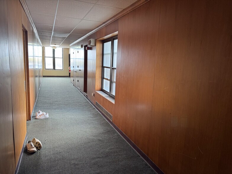 More Photos Of 243 E Main St, Alliance Apartments For Sale