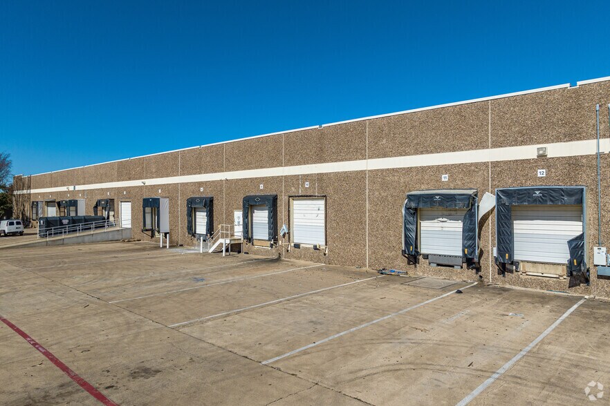 More Photos Of 1215 Marsh Ln, Carrollton Unknown For Lease