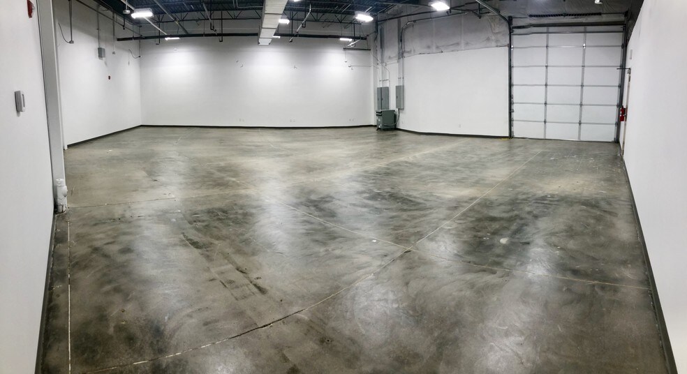 More Photos Of 67 Inverness Dr E, Englewood Light Distribution For Sale