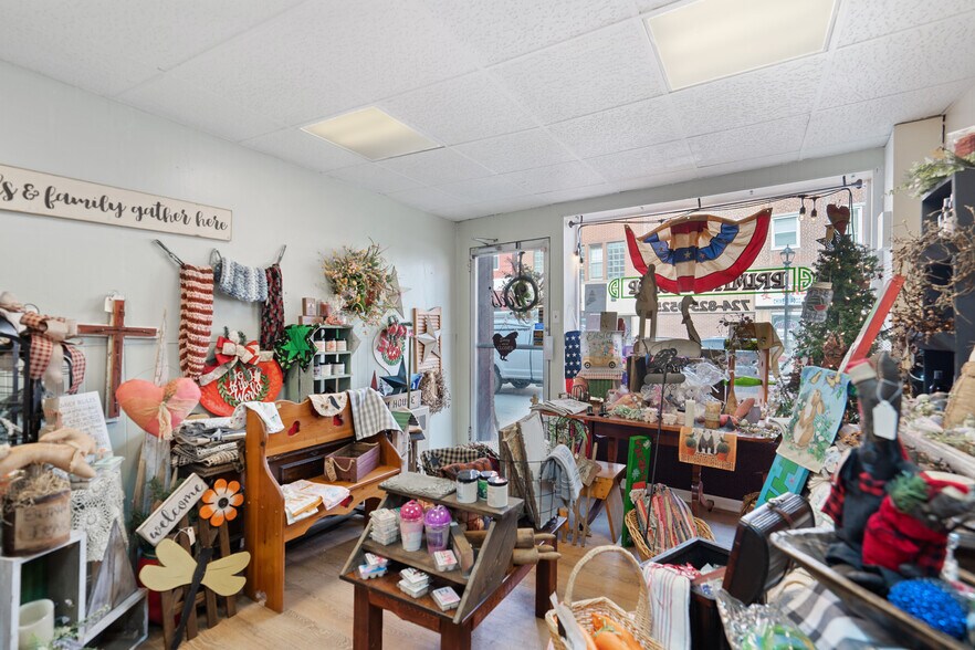 More Photos Of 200-202 W Main St, Monongahela Storefront Retail Residential For Sale