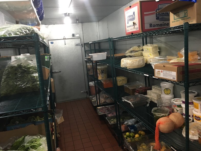 More Photos Of 2400 N Town Center Dr, Washington Restaurant For Sale