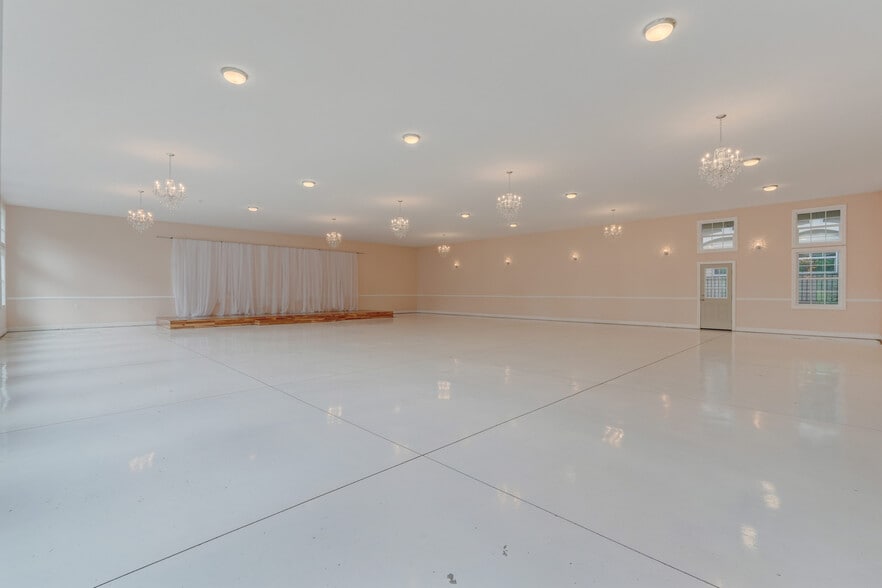 More Photos Of 178 Slaydon Rd, Eden Specialty For Sale