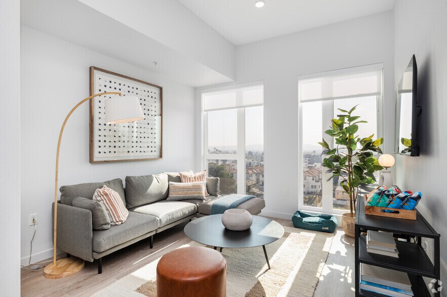 More Photos Of 5935 W Pico Blvd, Los Angeles Apartments For Lease