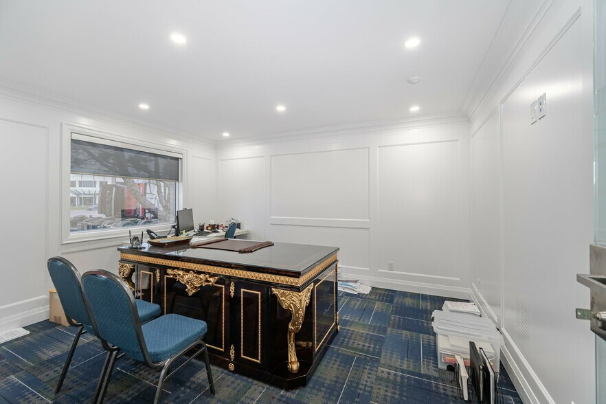 More Photos Of 140 Derry Rd E, Mississauga Office For Sale