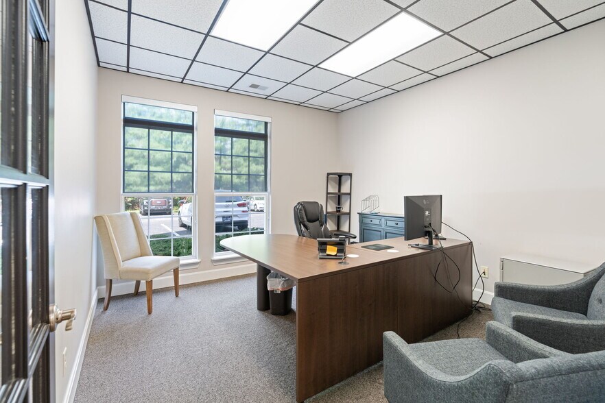 More Photos Of 3240 Office Pointe Pl, Louisville Office For Sale