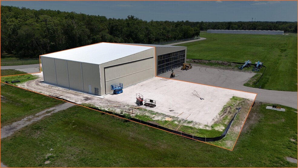 Primary Photo Of 6950 Tampa Executive Arpt Blvd, Tampa Airplane Hangar For Sale