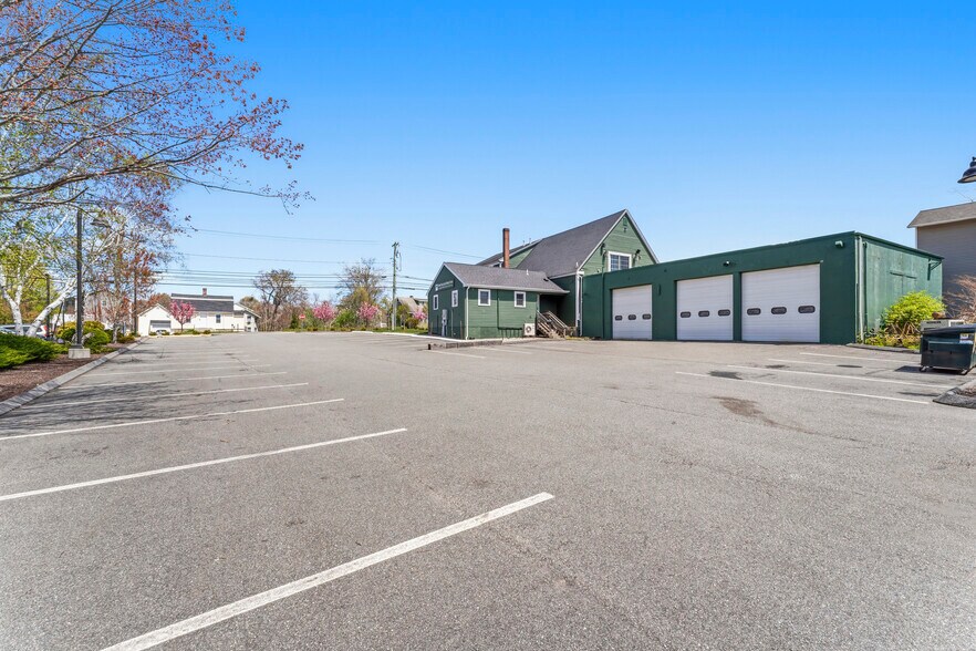 More Photos Of 13 Fort Hill Rd, Groton Storefront Retail Residential For Sale