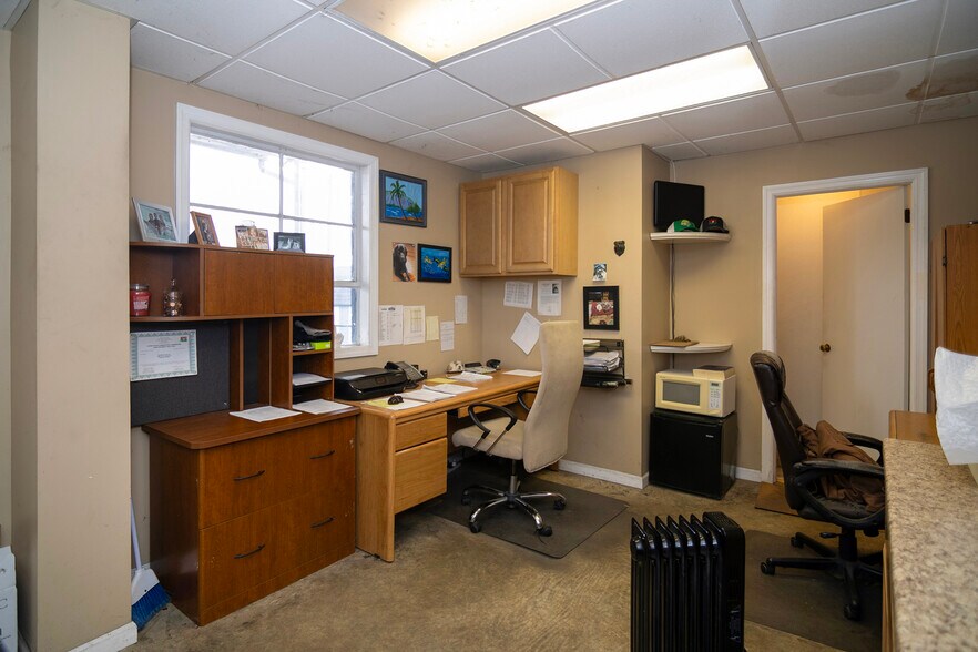 More Photos Of 344 Main Rd, Vineland Freestanding For Sale