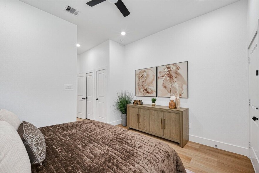 More Photos Of 7840 Nashville Unit A/B Street, Houston Apartments For Sale