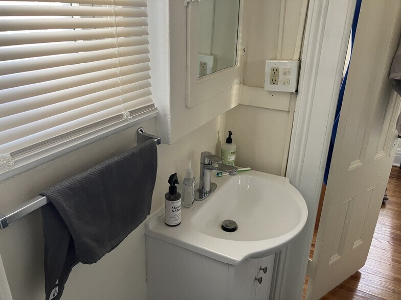 More Photos Of 42 Rowley St, Rochester Apartments For Sale