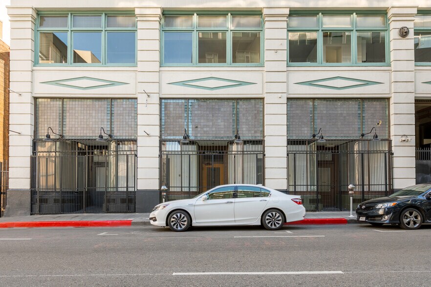 More Photos Of 400 S Main St, Los Angeles Multifamily For Sale