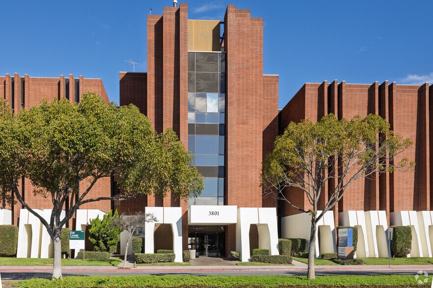 More Photos Of 3801 Katella Ave, Los Alamitos Medical For Lease