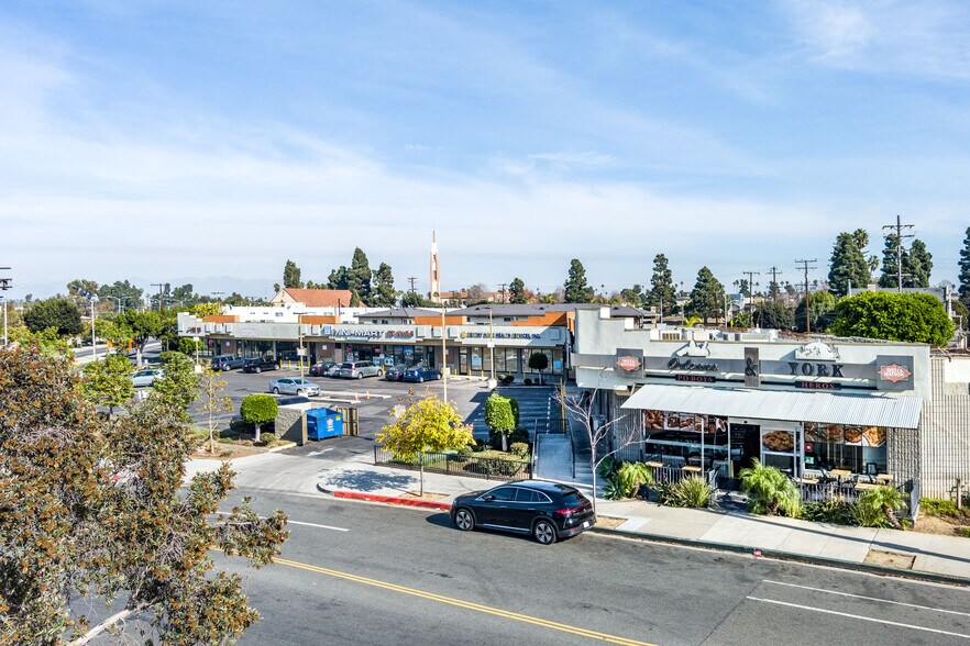 More Photos Of 400-424 E Florence Ave, Inglewood General Retail For Sale