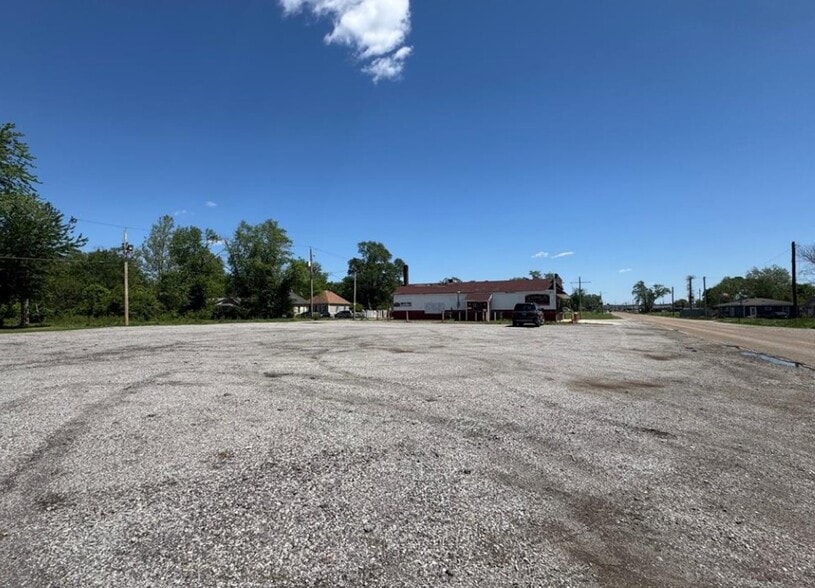 More Photos Of 4815 Bunkum Rd, East Saint Louis Specialty For Sale