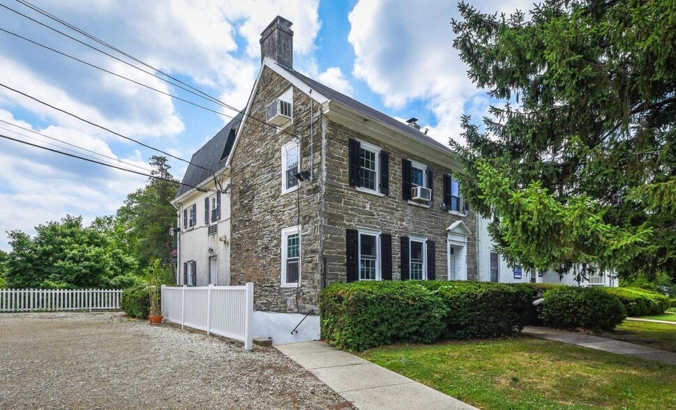 More Photos Of 808 Bethlehem Pike, Glenside Office For Sale