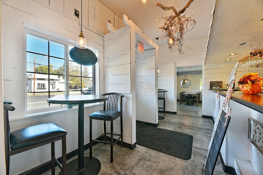 More Photos Of 1213 W Main St, Medford Restaurant For Sale