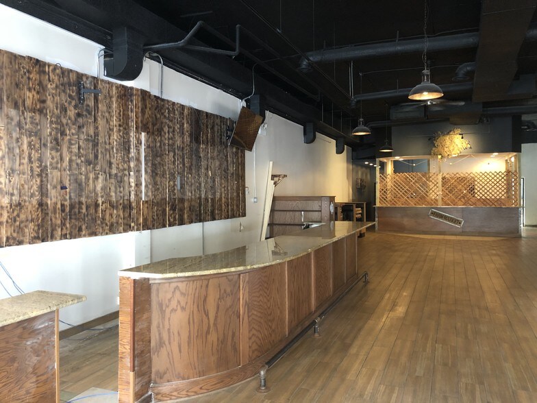 More Photos Of 1441-1445 W Fullerton Ave, Chicago Restaurant For Lease