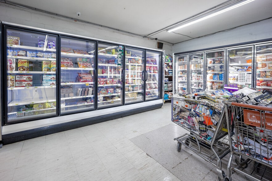 More Photos Of 1012 6th St, Maysville Supermarket For Sale