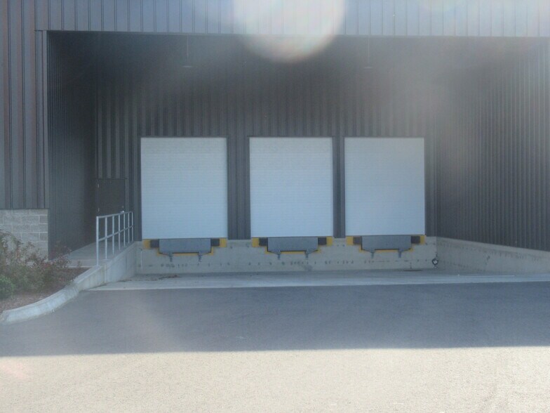 More Photos Of 1830 Scout Pl, Ferndale Warehouse For Sale