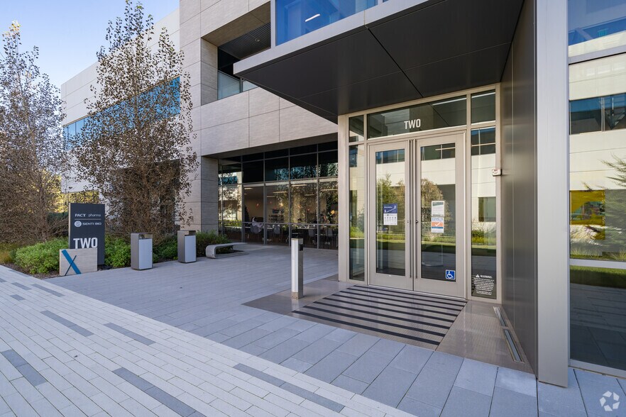 More Photos Of 2 Corporate Dr, South San Francisco Research And Development For Lease