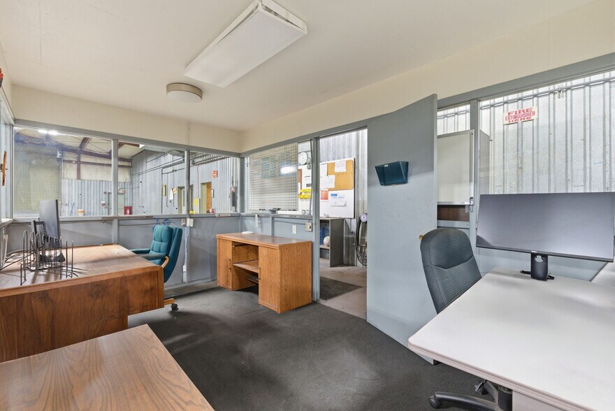 More Photos Of 13026 Rosecrest Dr, Houston Warehouse For Lease