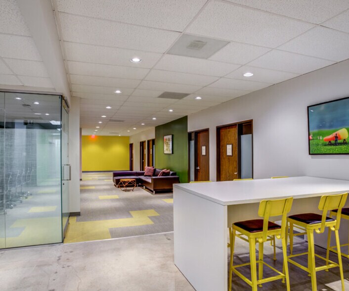 More Photos Of 1322 Space Park Dr, Houston Office For Lease