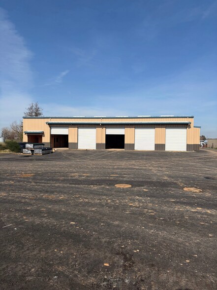 More Photos Of 10351 Live Oak Ave, Galt Truck Terminal For Lease