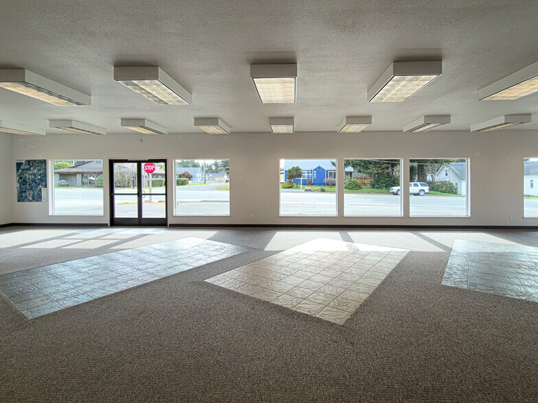 More Photos Of 805 US-101, Bandon General Retail For Sale