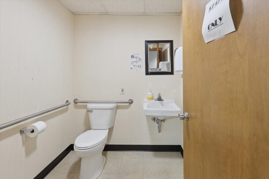 More Photos Of 615 S Euclid Ave, Bay City Medical For Sale