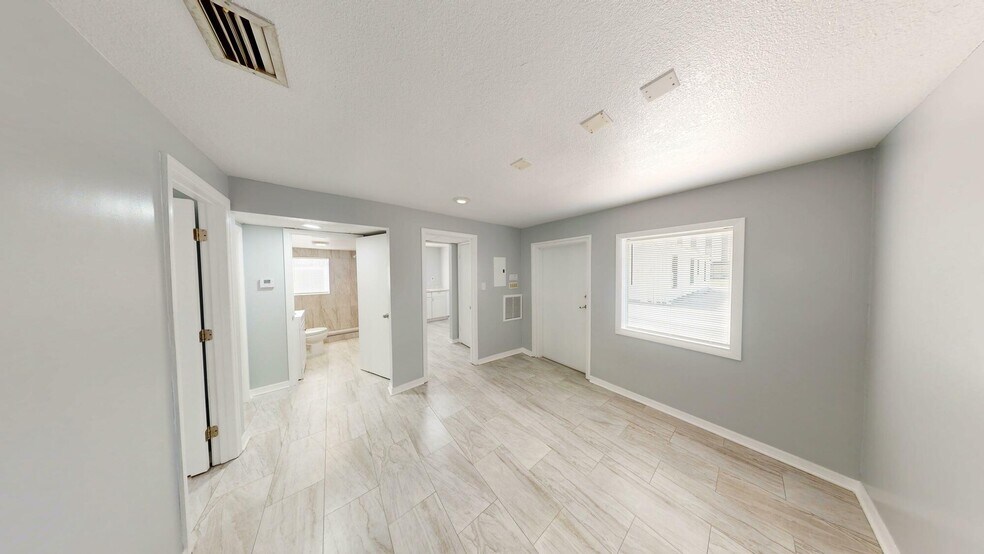 More Photos Of 1517 Hillcrest St, Orlando Office For Lease