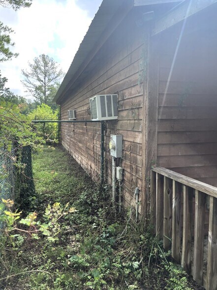 More Photos Of 2994 CR-4, Fitzpatrick Service Station For Sale