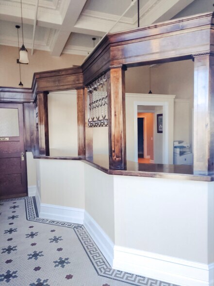 More Photos Of 100 SW Main St, Vidalia Office For Sale