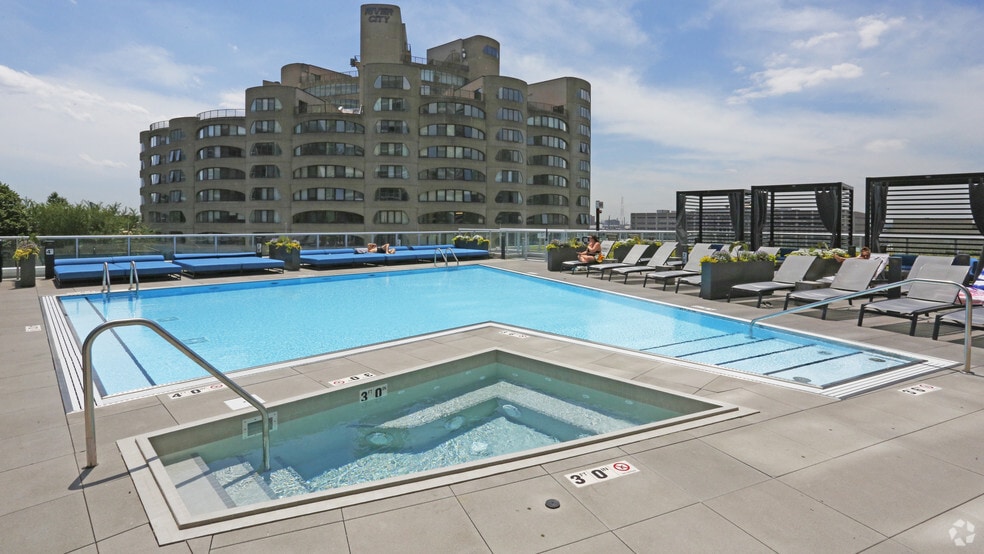 More Photos Of 720 S Wells St, Chicago Multifamily For Sale