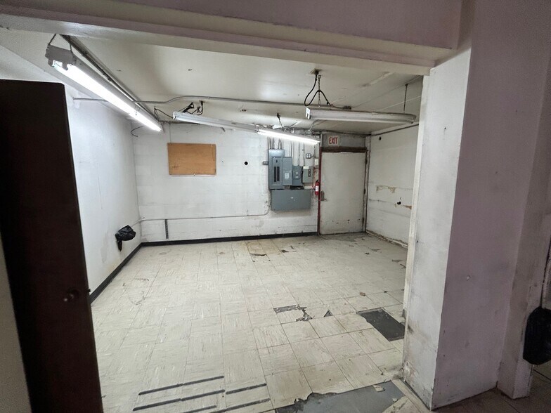 More Photos Of 310 105th Ave NE, Bellevue Storefront Retail Office For Lease