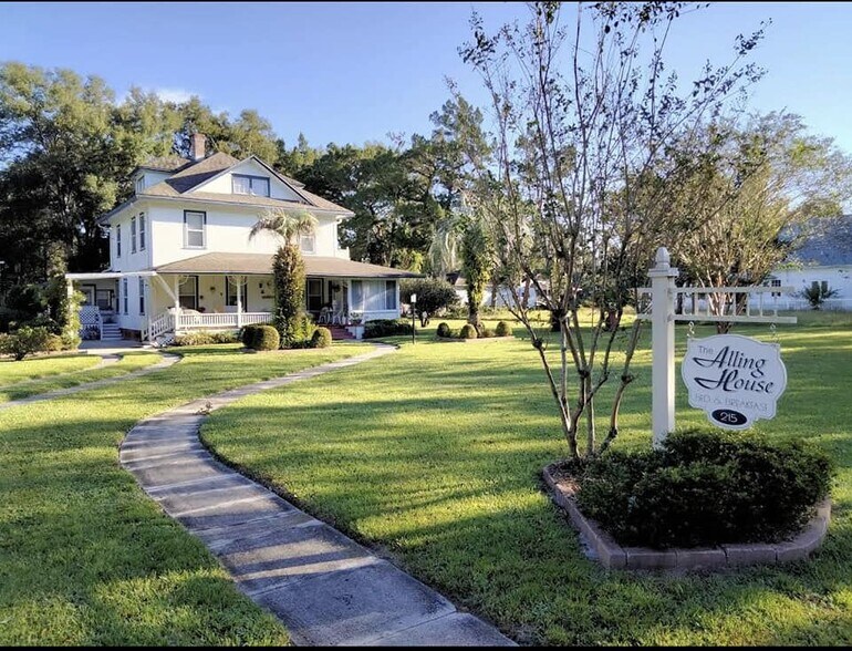 More Photos Of 215 E French Ave, Orange City Hospitality For Sale