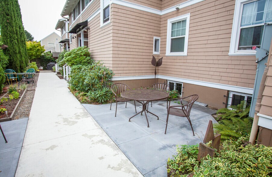 More Photos Of 1906 NW 25th Ave, Portland Apartments For Lease